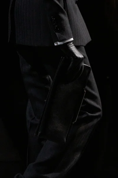 Look 19